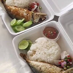 ข้าวปลาทูทอด+น้ำปลา