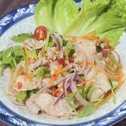 ยำหมูสามชั้นสไลด์