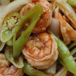 ผัดพริกหยวกกุ้งราดข้าว