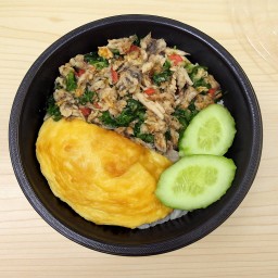 ข้าวไข่ข้น(ไข่ 2 ฟอง) กะเพราปลาทู