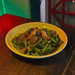 ผัด ผักบุ้ง