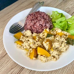 ข้าวฟักทองผัดไข่ สูตรคลีน 300 kcal