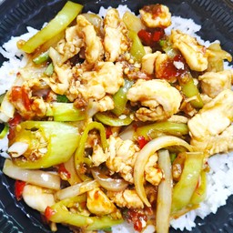 ไก่ผัดพริกหยวก