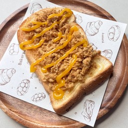 ปังหมูหย็องน้ำสลัดโบราณ