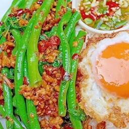 ข้าวถั่วฝักยาวหมูสับ