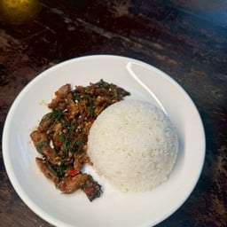 ข้าว ผัดกระเพรา