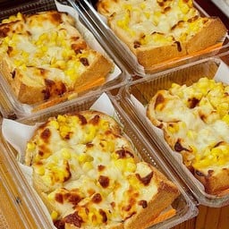 ขนมปังข้าวโพดอบชีส