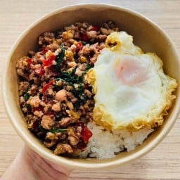 ข้าวไข่แซ่บ - ข้าวไข่กระทะ กะเพราไข่ข้น ถนนศิริรักษ์