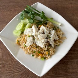 ข้าวผัดเนื้อปูก้อน