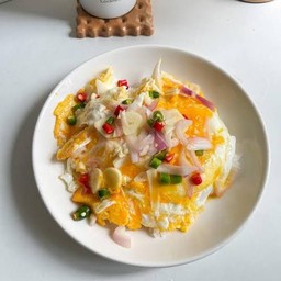 ข้าวไข่ขยี้ ราดด้วยพริกน้ำปลา