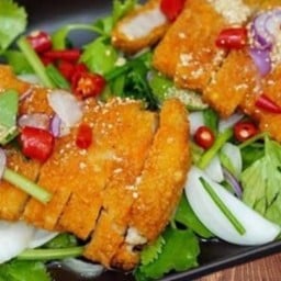 ยำไก่กรอบแซ่บเว่อร์