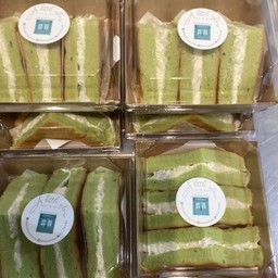 ชิฟฟ่อนใบเตยมะพร้าวอ่อน_กล่อง