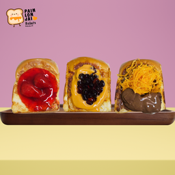 Sweet combo สตรอว์เบอร์รี่ + ชาไทย + ฝอยทอง