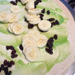 เครปสังขยาใบเตย กล้วยหอมสด ลูกเกด