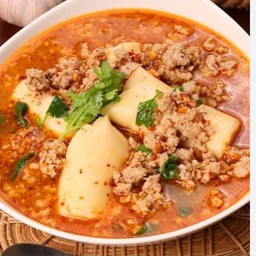 ต้มยำหมูสับเต้าหู้ไข่