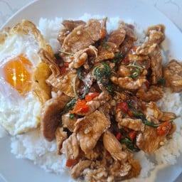 กะเพราหมูชิ้น