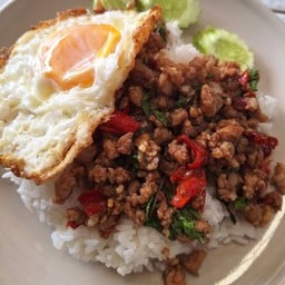 กะเพราหมูสับ