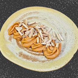 คัสตาร์ดชาไทย+อัลมอนด์