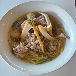 ก๋วยเตี๋ยวต้มยำหมู