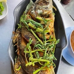 แป๊ะชะแกงส้มปลากระพง