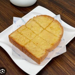 ขนมปังปิ้งเนยนม
