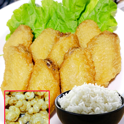 (ชุดสุดคุ้มพิเศษ) ปีกกลางไก่ทอดเกลือ 8 ชิ้น + ข้าวสวย + แคปหมู