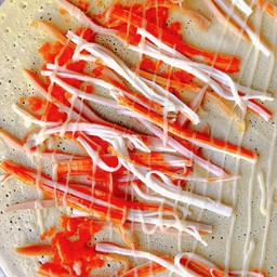 เครปแยมวนิลา ปูอัด ไส้กรอก ไข่กุ้ง