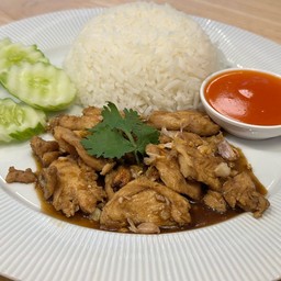 ข้าวไก่กระเทียม Fried garlic Chicken