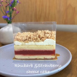 Rhubarb & Strawberry cake