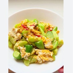 แตงกวาผัดไข่