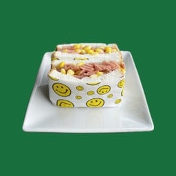 แซนด์วิชข้าวโพด + แฮมไก่