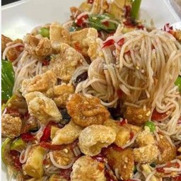 ส้มตำ ตำขนมจีน หมูยอ แคบหมู