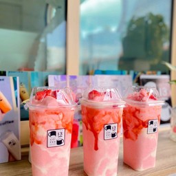 สตอเบอร์รี่นมสดปั่น