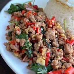 ข้าวกระเพราเนื้อ