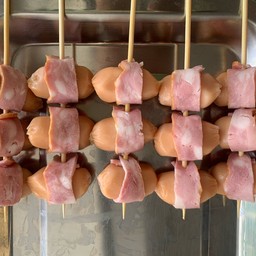 ไส้กรอกพันเบคอน