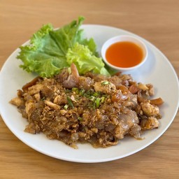 กต คั่วไก่ Khua Kai flat noodle chicken