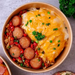 ข้าวไข่ข้น (ไข่ 2 ฟอง) ไส้กรอกหนังกรอบคั่วพริกเกลือ