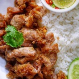 ข้าวราดกระเทียม