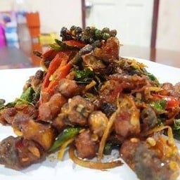 ผัดเผ็ดกบ