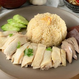 ข้าวมันเน้นไก่ ฟินฟินกินคนเดียว