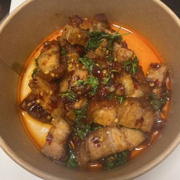 กับข้าวกระเพราหมูกรอบ