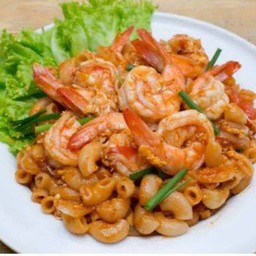 ผัดมะกะโรนีกุ้ง