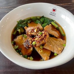 ก๋วยเตี๋ยวหมูเป่าปาก