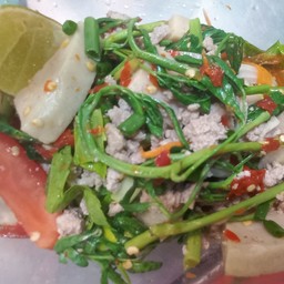 ยำกระเฉดหมูยอ-หมูสับ