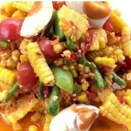 ตำไทยข้าวโพดไข่เค็ม