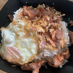 ข้าวทอดกระเทียม