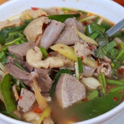 ต้มแซบเครื่องในเนื้อ