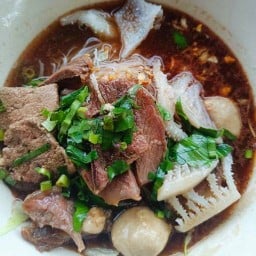 ก๋วยเตี๋ยว หมู&เนื้อ น้ำตก นายโค้ก สาขา 2