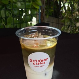 มัทฉะลาเต้ใส่ช็อตกาแฟ