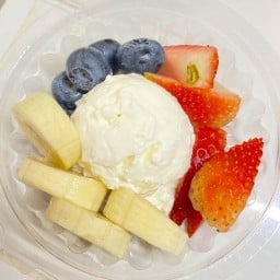 กระเพราพริกแห้ง&กรีกโยเกิร์ตโฮมเมด by ตอมอ